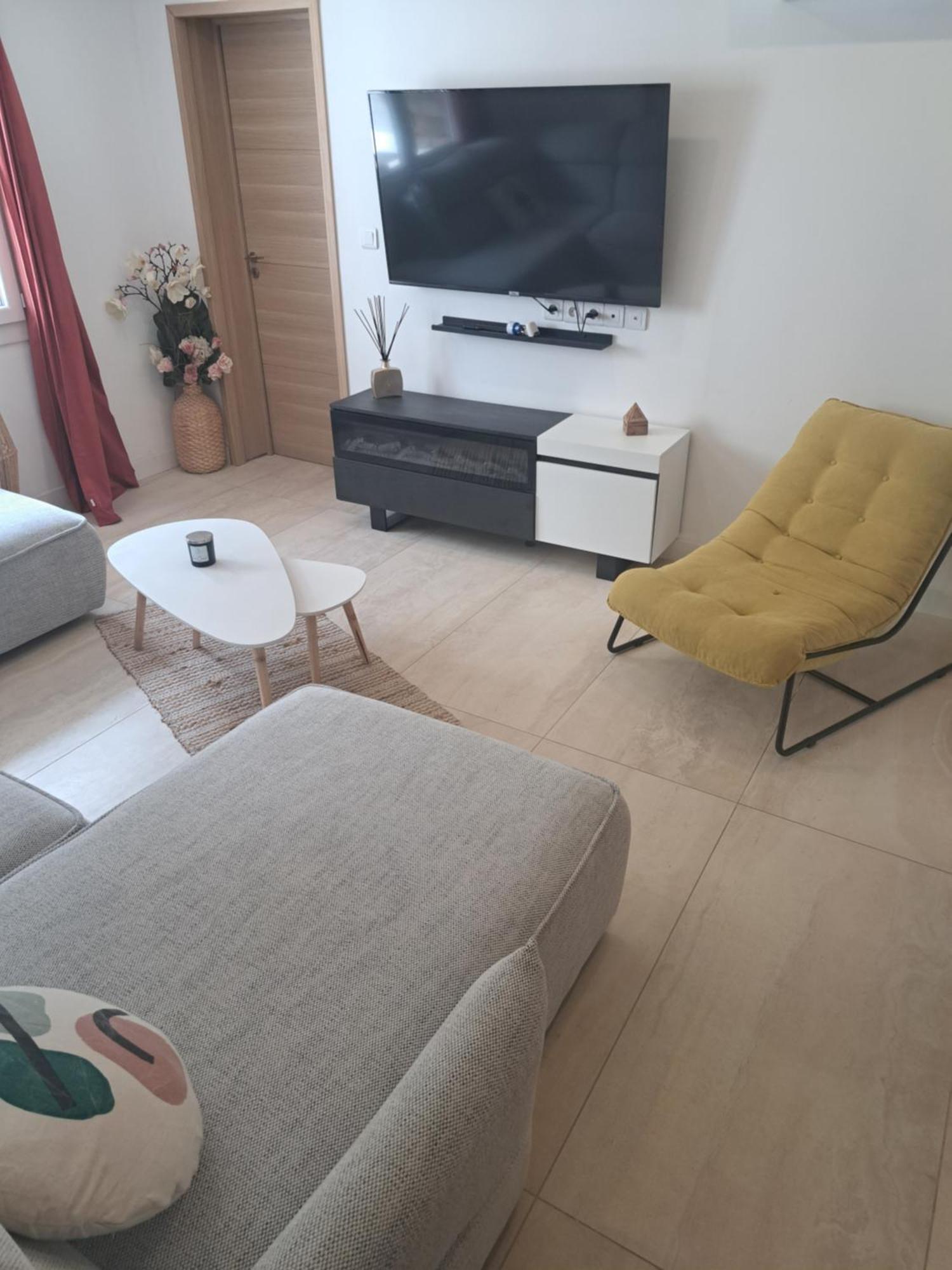 Magnifique appartement 2 chambres avec 50 m2 de jardin privatif La Crau Extérieur photo