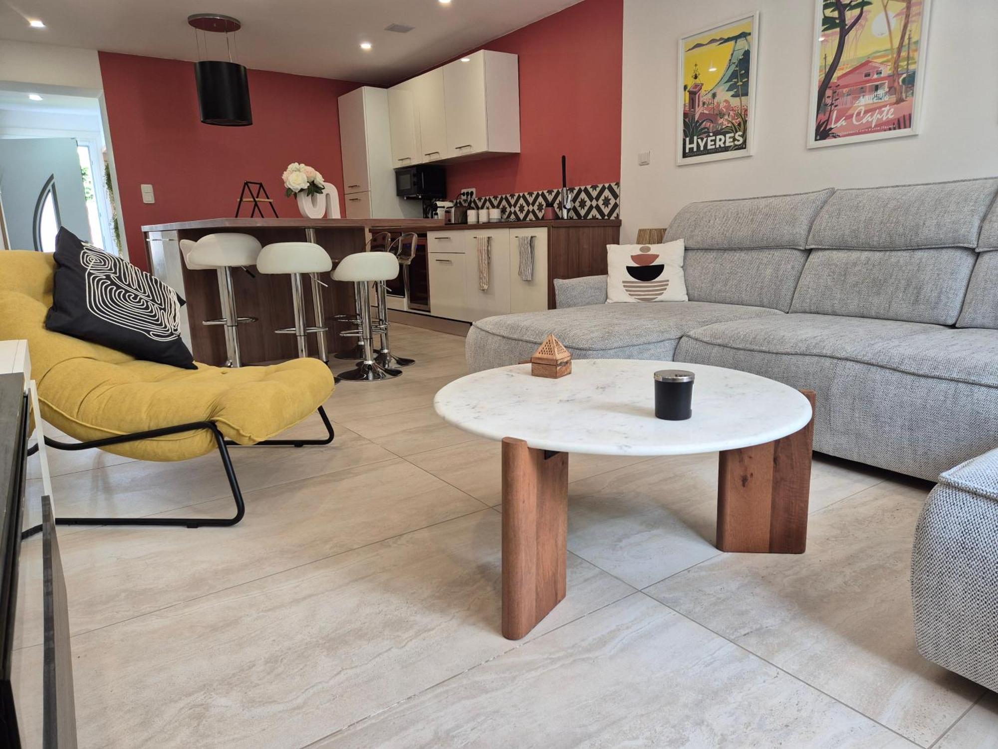 Magnifique appartement 2 chambres avec 50 m2 de jardin privatif La Crau Extérieur photo